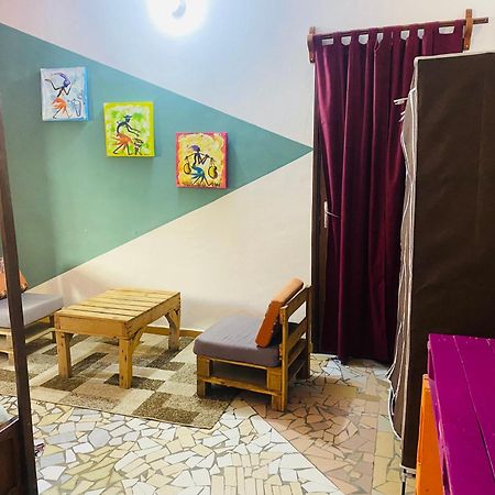 Akwa Guesthouse Котону Екстериор снимка
