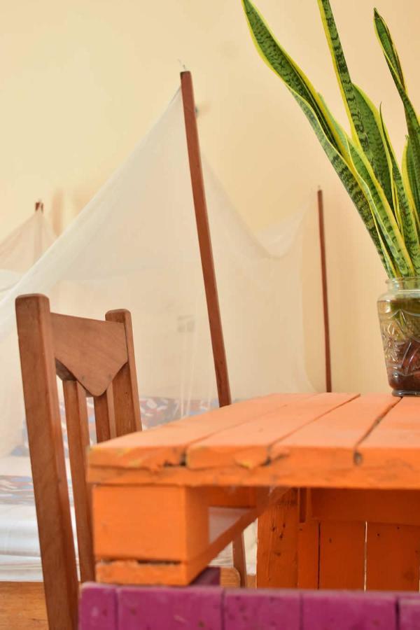 Akwa Guesthouse Котону Екстериор снимка