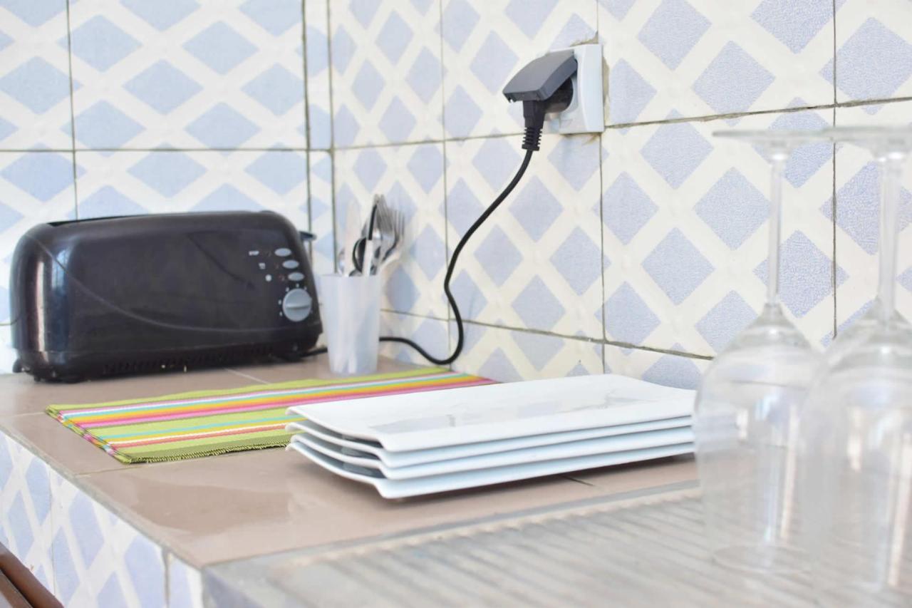 Akwa Guesthouse Котону Екстериор снимка