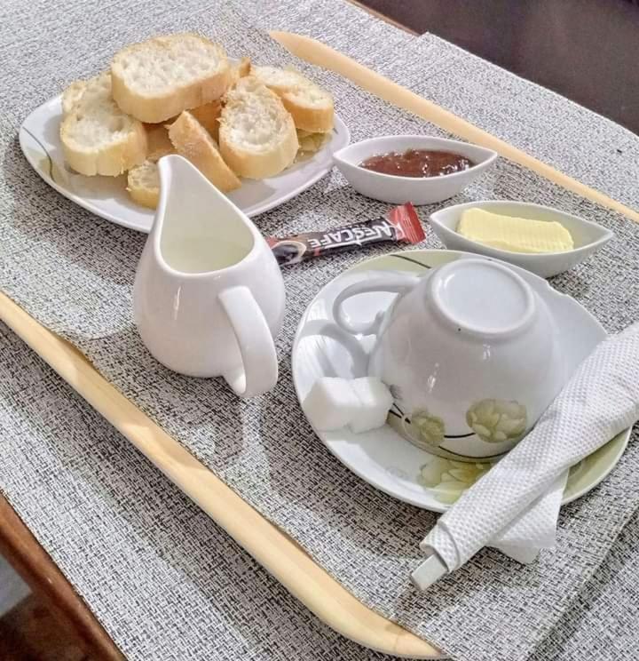 Akwa Guesthouse Котону Екстериор снимка