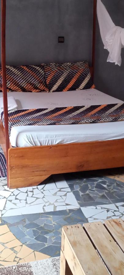 Akwa Guesthouse Котону Екстериор снимка